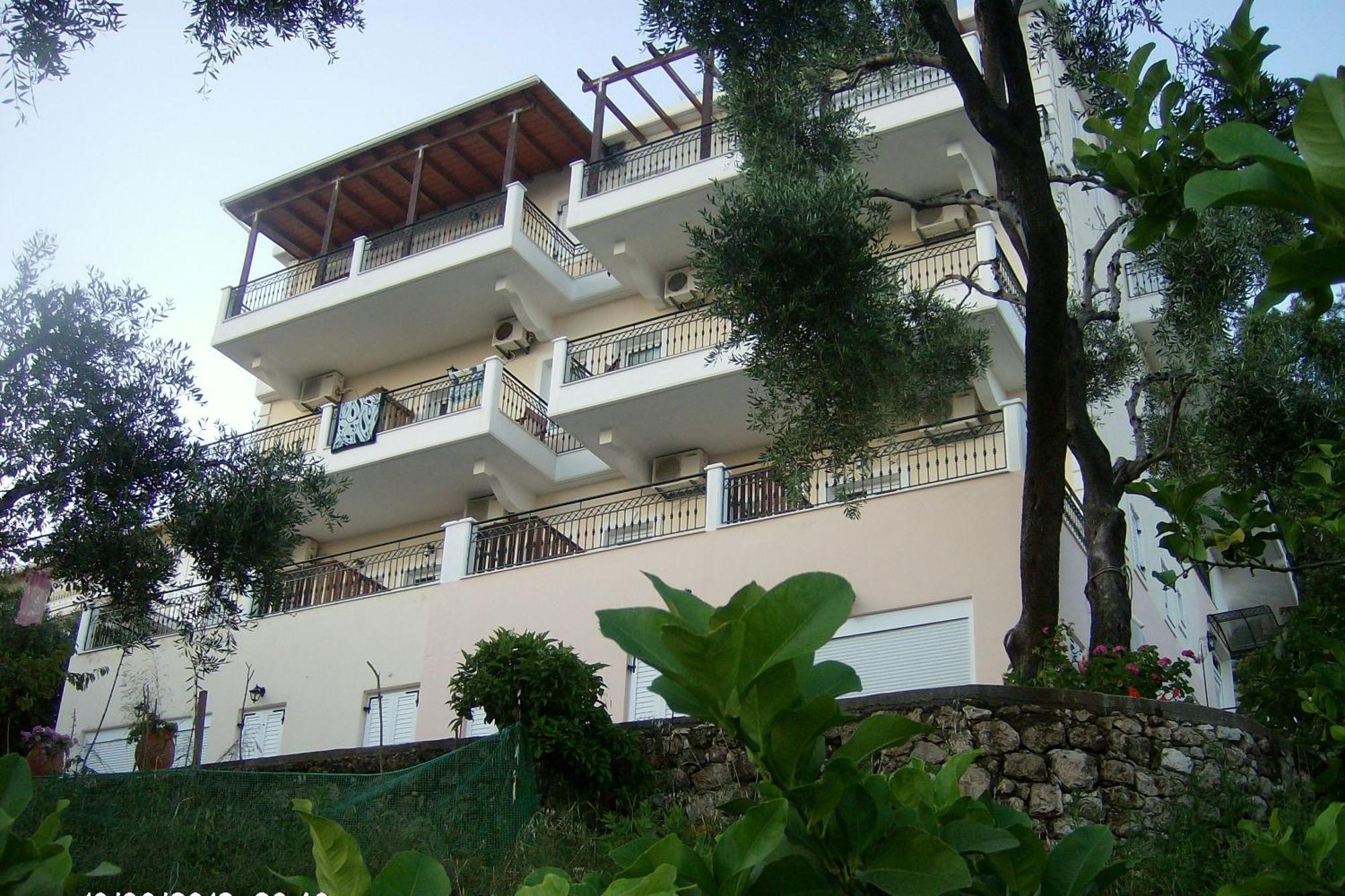Studios Nikolaou Bros Parga Extérieur photo